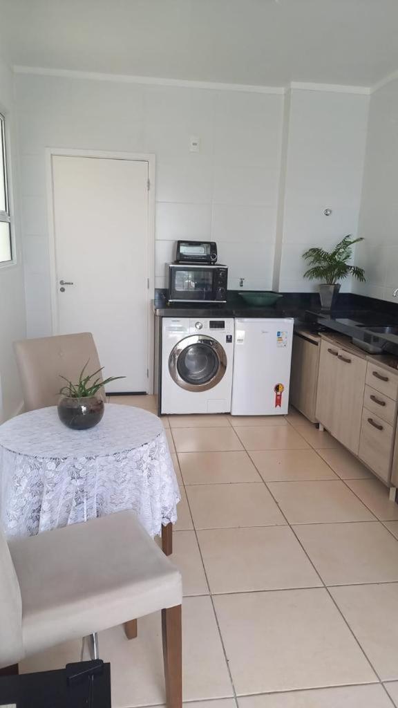 Apartamento Na Palhoca, Com Vista Para O Mar, Proximo A Mercados, Padarias E Farmacias. Extérieur photo